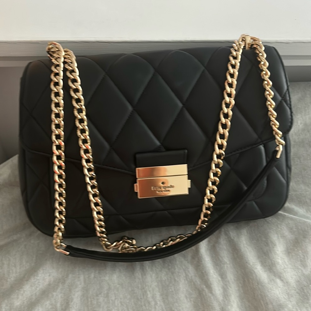 This bag is beautiful and almost new only used once!